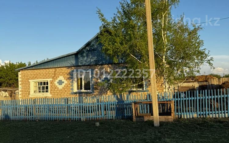 Отдельный дом · 3 комнаты · 90 м² · 15 сот., Молодежная 11 — С. Петровка Молодежная 11 за 5 млн ₸ в Явленке — фото 2
