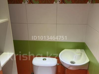 2-бөлмелі пәтер · 75 м² · 10/10 қабат, мкр Аксай-1, Мкр Аксай-1а — Төлеби/Момушылы, бағасы: 300 000 ₸ в Алматы, Ауэзовский р-н