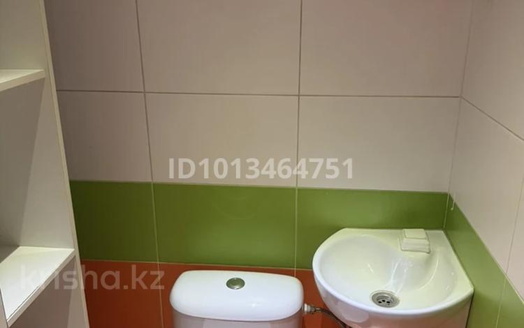 2-бөлмелі пәтер · 75 м² · 10/10 қабат, мкр Аксай-1, Мкр Аксай-1а — Төлеби/Момушылы, бағасы: 300 000 ₸ в Алматы, Ауэзовский р-н — фото 2
