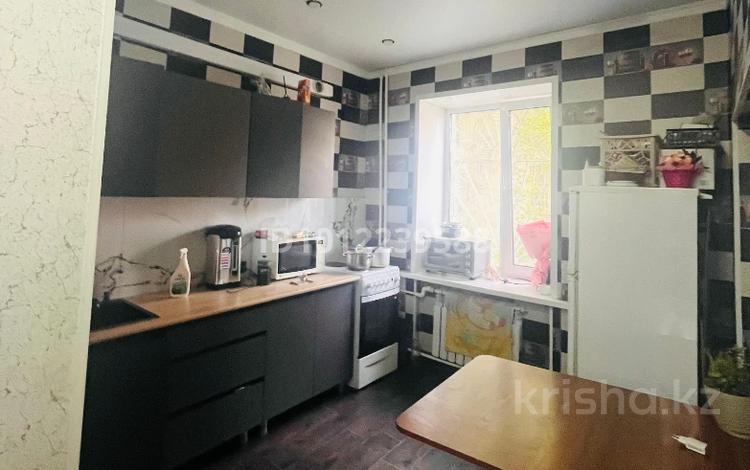2-бөлмелі пәтер · 56.6 м² · 1/2 қабат, мкр Михайловка , Нурмакова 20 — Обл Гаи, бағасы: 18 млн ₸ в Караганде, Казыбек би р-н — фото 2