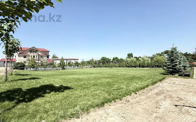 Жер телімі · 36 сотық, мкр Алмагуль, Серкебаева 69, бағасы: 1.5 млрд ₸ в Алматы, Бостандыкский р-н — фото 2