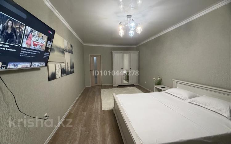 1-комнатная квартира · 70 м² · 8/25 этаж, мкр 11 112в за 2 000 ₸ в Актобе — фото 16