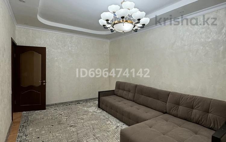 2-комнатная квартира, 60 м², 1/9 этаж помесячно, мкр Аксай-1 18