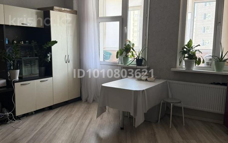 1-комнатная квартира · 30.7 м² · 16/22 этаж, Нажмиденова 10 за 19.7 млн ₸ в Астане, Сарайшык р-н — фото 2