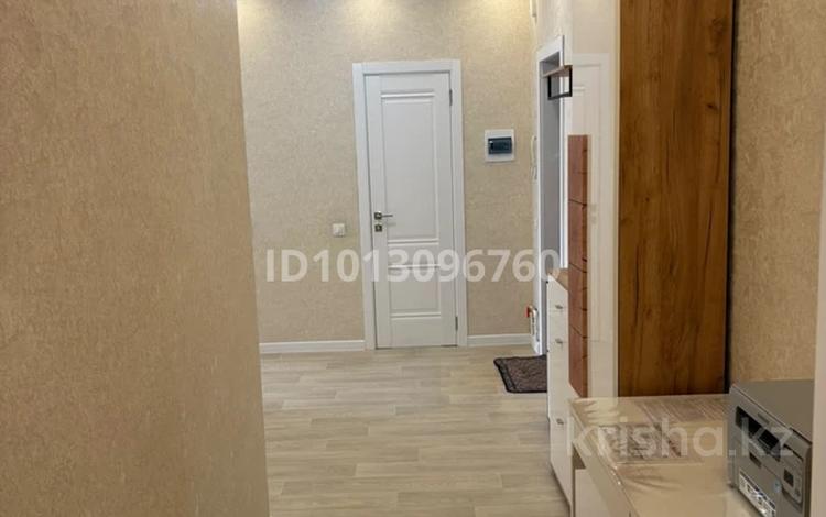 2-комнатная квартира · 64 м² · 8/16 этаж, мкр Юго-Восток, Шахтеров 52 — проспект Шахтеров 52 за 29.5 млн ₸ в Караганде, Казыбек би р-н — фото 2