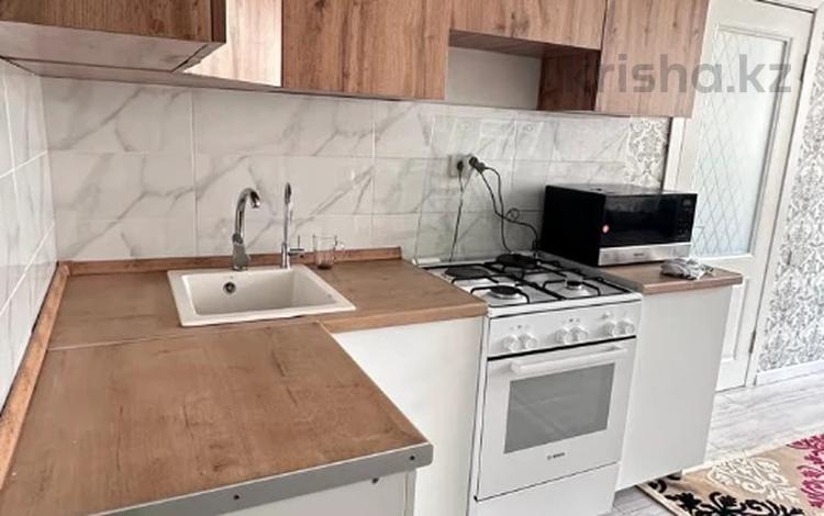 2-комнатная квартира · 44 м², мкр Аксай, Б. Момышулы 25 — СРОЧНО! САМОЕ ЛУЧШЕЕ ПРЕДЛОЖЕНИЕ! ПОМОЩЬ С ИПОТЕКОЙ! СОПРОВОЖДЕНИЕ СДЕЛКИ! за 31 млн ₸ в Алматы, Ауэзовский р-н — фото 2