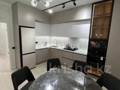 2-комнатная квартира, 70 м², 6/9 этаж помесячно, мкр Атырау, Абулхайыр хана за 350 000 〒