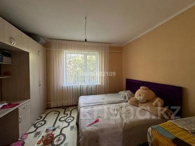 Продажа домов и дачи в Шымкенте: Отдельный дом · 5 комнат · 220 м² · 8 сот., мкр Самал-2 шакирова за 52 млн 〒 Отдельный дом · 5 комнат · 220 м² · 8 сот., мкр Самал-2 шакирова за 52 млн 〒 в Шымкенте, Абайский р-н