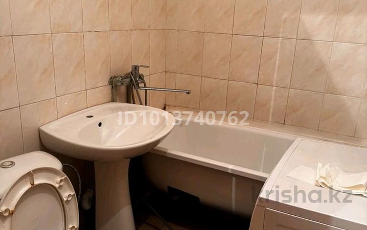 1-комнатная квартира · 35 м² · 2/5 этаж, 408 квартал 18 за 130 000 ₸ в Семее — фото 6