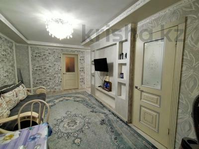 2-комнатная квартира, 48 м², 1/5 этаж, 6 МКР за 8.6 млн 〒 в Темиртау