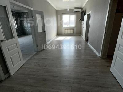 Продажа домов и дачи в Атырауской обл.: Отдельный дом · 3 комнаты · 144 м² · 8 сот., мкр Кайнар, 25 1 за 20 млн 〒 Отдельный дом · 3 комнаты · 144 м² · 8 сот., мкр Кайнар, 25 1 за 20 млн 〒 в Атырау