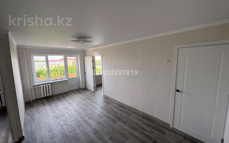 2-комнатная квартира · 48 м² · 4/5 этаж, Момышұлы көш. 62 за 13 млн ₸ в Кентау — фото 2