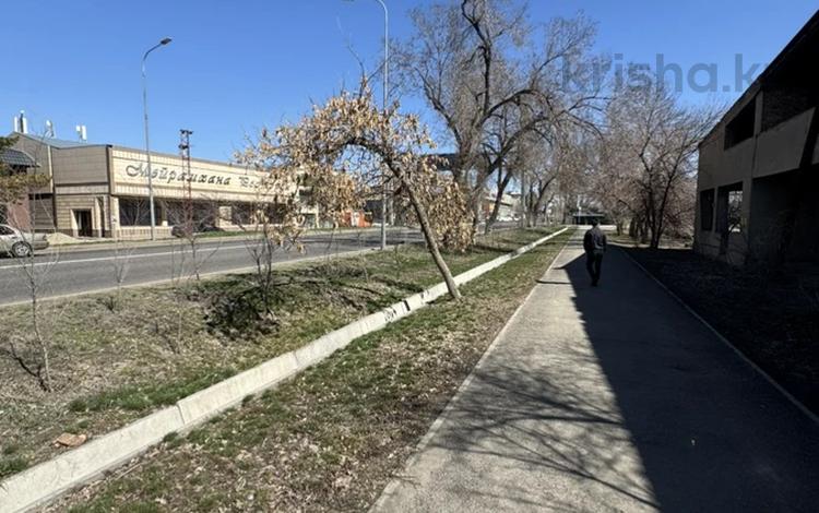 Еркін, кеңселер, дүкендер мен бутиктер, қоғамдық тамақтану орны, сұлулық салондары, медорталықтар мен дәріханалар, білім орталықтары, ойын-сауық · 450 м², бағасы: 75 млн ₸ в Талдыкоргане — фото 5