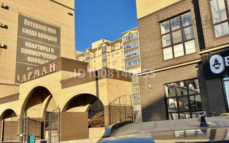 2-комнатная квартира · 72.2 м² · 8/9 этаж, мкр. Алтын орда, Алии Молдагуловой 30б — Рядом: рынок Алия и Центральный стадион . за 45 млн ₸ в Актобе — фото 2