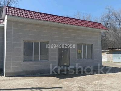 Еркін, кеңселер, дүкендер мен бутиктер, қоймалар, қоғамдық тамақтану орны, сұлулық салондары, медорталықтар мен дәріханалар, білім орталықтары, ойын-сауық · 253 м², бағасы: 61 млн 〒 в Таразе