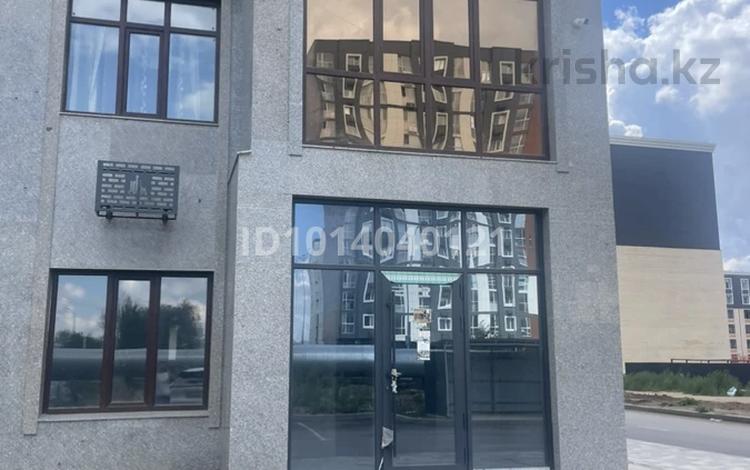 Свободное назначение, офисы, магазины и бутики, склады, общепит, салоны красоты, медцентры и аптеки, образование, развлечения, конференц-залы, кабинеты и рабочие места, студии · 100 м² за 500 000 ₸ в Караганде, Казыбек би р-н — фото 2