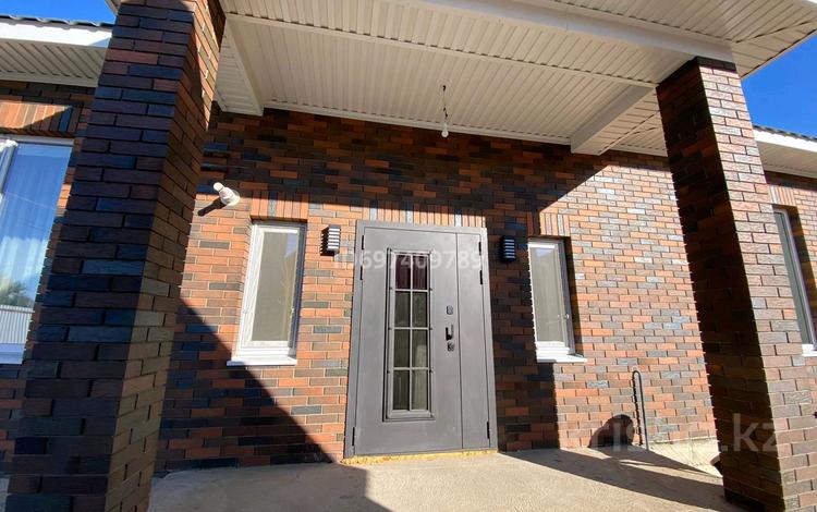 Отдельный дом · 4 комнаты · 150 м² · 150 сот., мкр. Зачаганск пгт, Гулзар 29/2 — Возле Гипермаркет "Алтындар" за 100 млн ₸ в Уральске — фото 2
