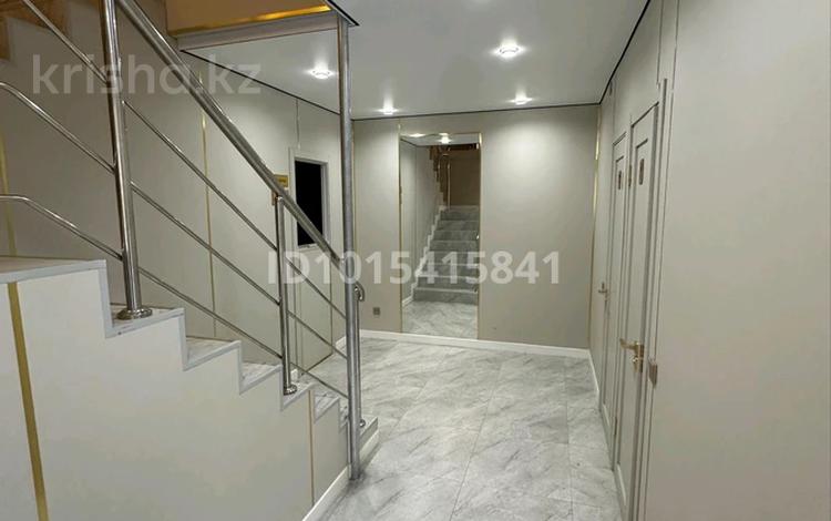 Офисы, салоны красоты, образование · 180 м² за 810 000 ₸ в Астане, Алматы р-н — фото 2