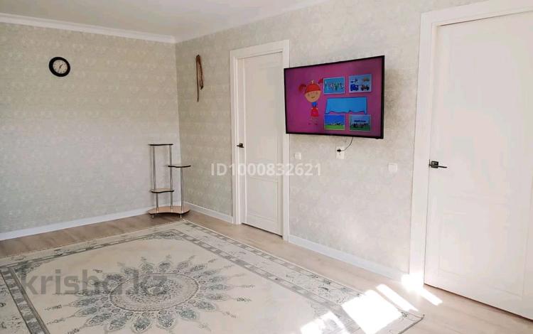 4-комнатная квартира · 63 м² · 5/5 этаж, мкр 5 49 — Гор Акимат за 16.5 млн ₸ в Актобе — фото 3