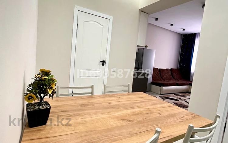 2-комнатная квартира · 70 м² · 9/12 этаж, Торайгырова 21/1 — Мустафина за 24 000 〒 в Алматы, Бостандыкский р-н — фото 2