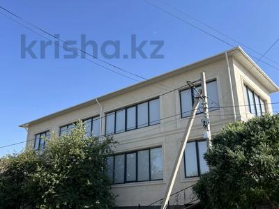 Свободное назначение, офисы, магазины и бутики, салоны красоты, медцентры и аптеки, образование, развлечения, конференц-залы, кабинеты и рабочие места, студии · 292 м² за 1.5 млн ₸ в Шымкенте, Абайский р-н