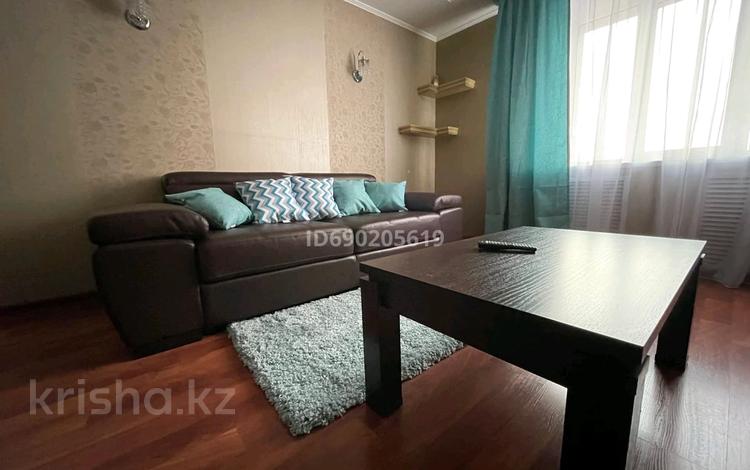 2-бөлмелі пәтер · 70 м² · 6/9 қабат, Момышулы 2/8, бағасы: 20 000 ₸ в Астане, Алматы р-н — фото 2