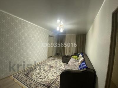 2-комнатная квартира, 45 м², 4/5 этаж помесячно, Кабанбай батыр 107 за 150 000 〒 в Усть-Каменогорске