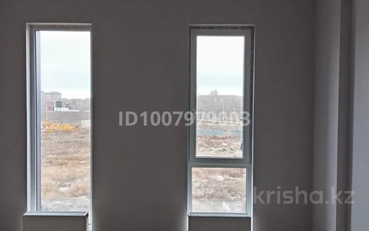 2-бөлмелі пәтер · 56 м² · 3/4 қабат, Мкр. Ак Шагала 10/1, бағасы: 45 млн ₸ в Атырау — фото 8
