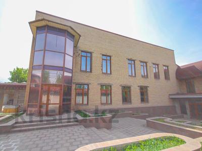 Свободное назначение, офисы, магазины и бутики, склады, азс, автосервисы и автомойки, общепит, салоны красоты, сельское хозяйство, бани, гостиницы и зоны отдыха, медцентры и аптеки, образование, развлечения · 2000 м² за 790 млн 〒 в Алматы, Бостандыкский р-н