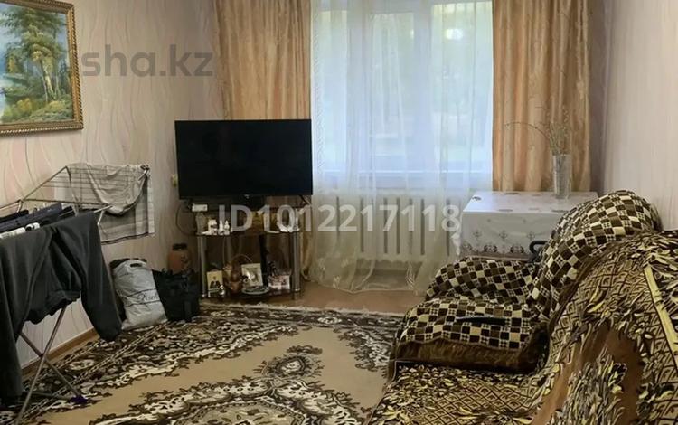 2-комнатная квартира · 44 м² · 1/5 этаж, 4 мкр 32 за 5.6 млн ₸ в Степногорске — фото 2