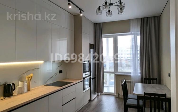 2-комнатная квартира, 70 м², 2/10 этаж помесячно, Кабанбай батыра 64 — Рыскулова за 380 000 〒 в Астане, Есильский р-н — фото 2