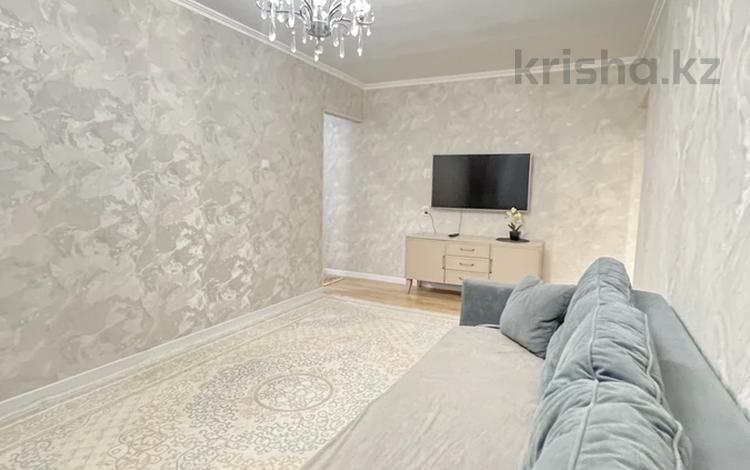 3-бөлмелі пәтер · 60 м² · 2/5 қабат, №6 ш/а. — Абая Сайна, бағасы: 28 000 ₸ в Алматы, Ауэзовский р-н — фото 2