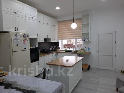 Жеке үй · 4 бөлме · 208 м² · 11 сот., Автобаза связи 44, бағасы: 38 млн ₸ в Актобе, жилой массив Заречный-1