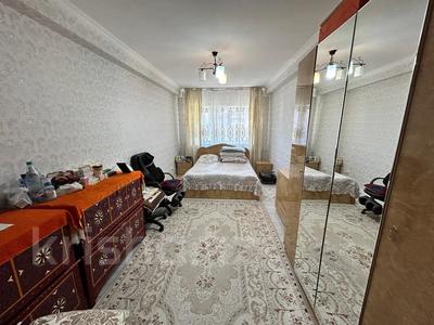 4-комнатная квартира · 170 м² · 3/3 этаж, Майкудук, Мкр Голубые пруды за 26 млн ₸ в Караганде, Алихана Бокейханова р-н
