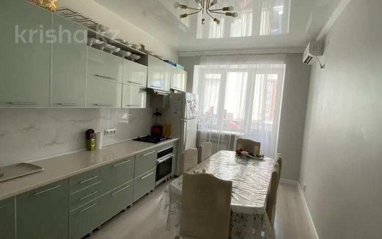 2-бөлмелі пәтер · 98 м² · 6/9 қабат, мкр. Алтын орда 62, бағасы: 46 млн ₸ в Актобе — фото 2