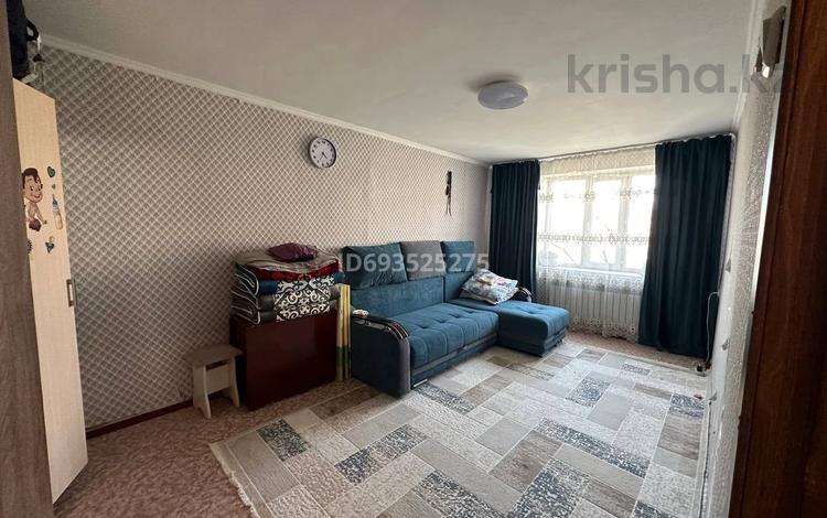 1-комнатная квартира, 39 м², 3/5 этаж, 5мкр 12б — возле Береке за 8.4 млн 〒 в Талдыкоргане, мкр Самал — фото 2