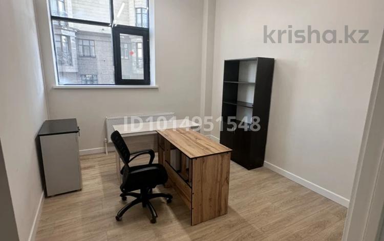 Офисы · 13 м² за 350 000 ₸ в Астане, Есильский р-н — фото 2