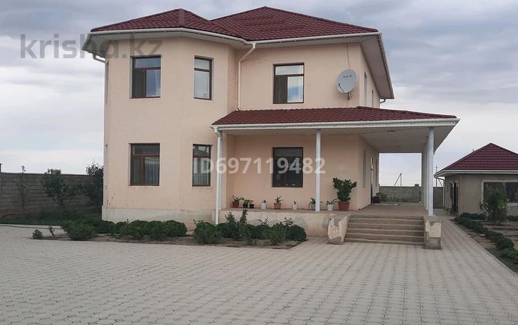 Отдельный дом · 9 комнат · 250 м² · 18 сот., Алатау 26 — Сарымолдаева за 95 млн ₸ в Мерке — фото 2