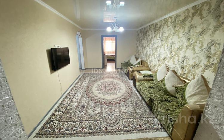 3-комнатная квартира, 63 м², 2 этаж, Г.Иляева — Парк Абая за 27.5 млн 〒 в Шымкенте, Аль-Фарабийский р-н — фото 2