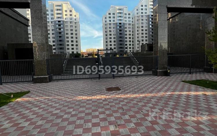 1-комнатная квартира · 50 м² · 5/14 этаж, Туркистан 28а — Пересечение улиц Букар Жырау за 280 000 ₸ в Астане, Есильский р-н — фото 2