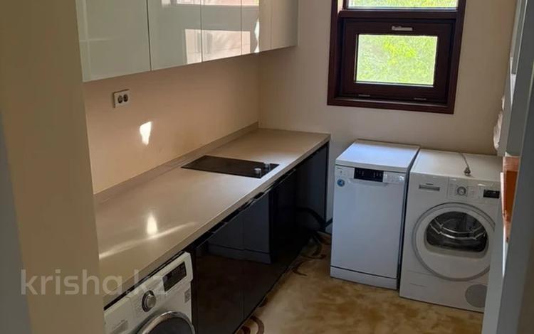 5-бөлмелі пәтер · 190 м² · 1/19 қабат, Аскарова 8, бағасы: 210 млн ₸ в Алматы, Ауэзовский р-н — фото 2