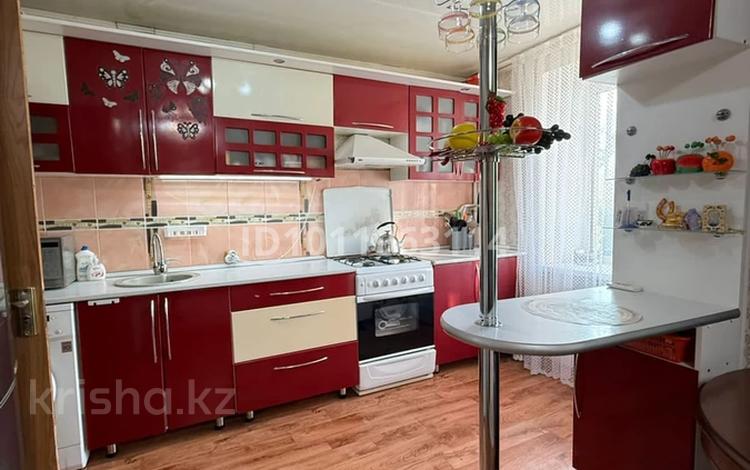 4-бөлмелі пәтер · 75.6 м² · 4/5 қабат, каирбекова 351/1, бағасы: 28 млн ₸ в Костанае — фото 2