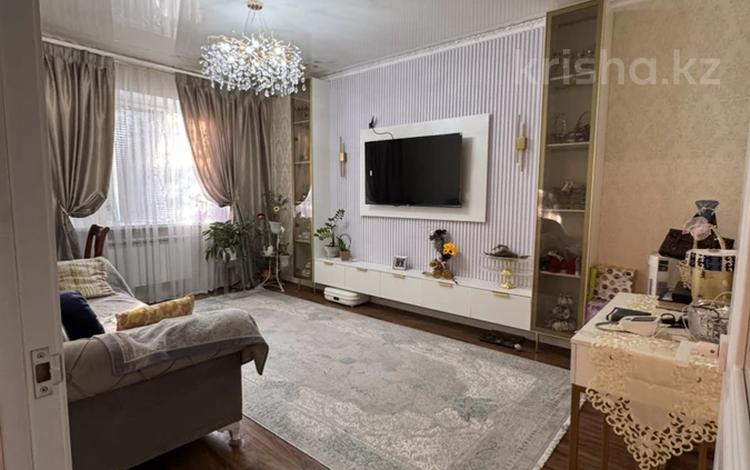 2-бөлмелі пәтер · 60.7 м² · 2/5 қабат, мкр Аксай-5, бағасы: 46.5 млн ₸ в Алматы, Ауэзовский р-н — фото 2