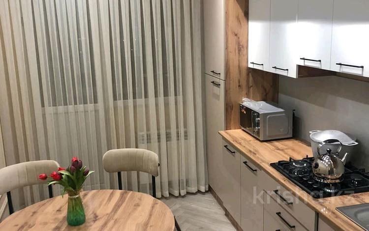 3-бөлмелі пәтер · 80 м² · 7/9 қабат, 189 квартал 25/1, бағасы: 350 000 ₸ в Шымкенте, Каратауский р-н — фото 2