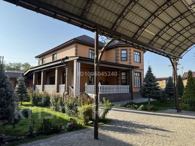 Отдельный дом · 8 комнат · 300 м² · 10 сот., Дулатова 2/10 за 167 млн 〒 в Таразе