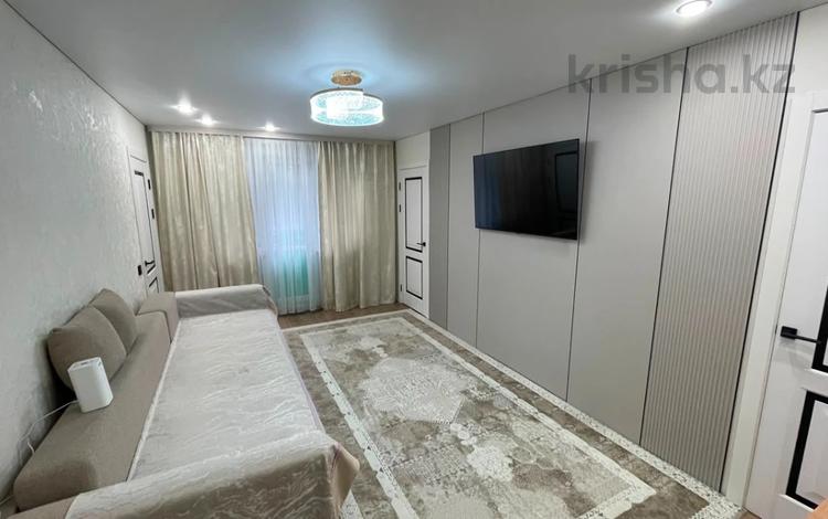 3-комнатная квартира · 46 м² · 2/5 этаж, Майкудук, 12й микрорайон за 14 млн ₸ в Караганде, Алихана Бокейханова р-н — фото 2