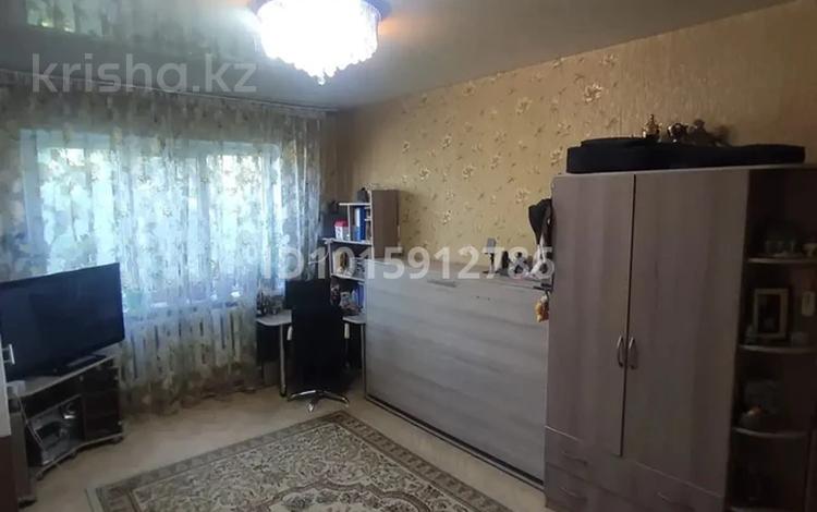 2-комнатная квартира · 56 м² · 2/9 этаж, мкр Аксай-3 27 за 300 000 ₸ в Алматы, Ауэзовский р-н — фото 2