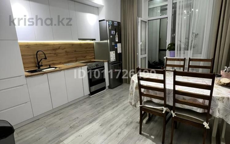 3-бөлмелі пәтер · 80 м² · 4/5 қабат, Степной 4 ш/а., Букетова 50/2, бағасы: 43 млн ₸ в Караганде, Казыбек би р-н — фото 6