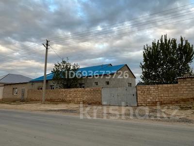 Отдельный дом · 8 комнат · 200 м² · 15 сот., Жаңғабылұлы 109 — 8 орта мектепке жақын,Больницға жақын,мешіткеде жақын.Жазыңыз келісім бар! за 25 млн ₸ в Жетыбае