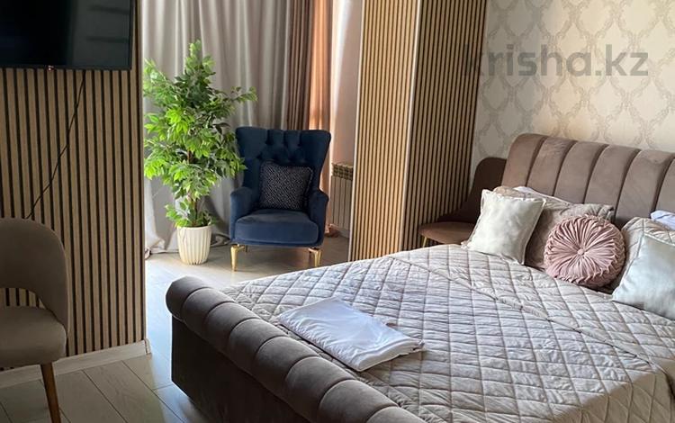 2-комнатная квартира · 60 м² · 4/10 этаж, мкр Михайловка , Крылова — Квартира в новостройке с кондиционером, две двуспальные кровати, Центральный парк, Аманжолова, Газалиева, Ержанова, 45 квартал, вокзал, онкология. КВШ за 25 000 ₸ в Караганде, Казыбек би р-н — фото 98
